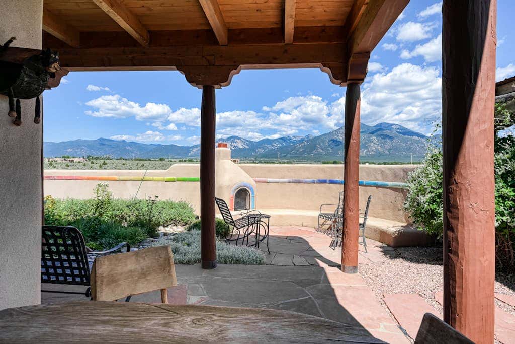 Taos Mountain House - Views, Hot Tub, Pet Friendly