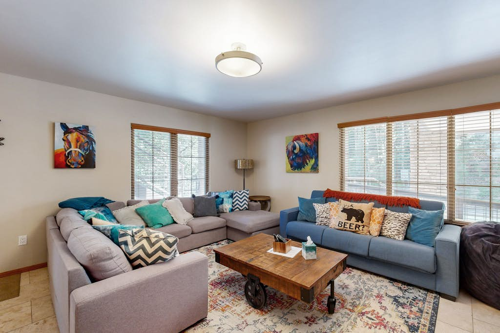 St Moritz Condos 202 - Patio, Walk to Lifts & Town