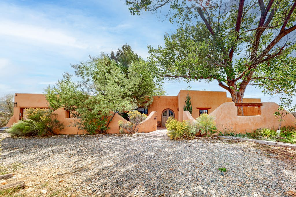 Shady Nook Mesa - Mountain Views, Hot Tub & Patio