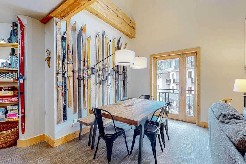 Majestic Alpine Retreat - Walk to Lifts & Town