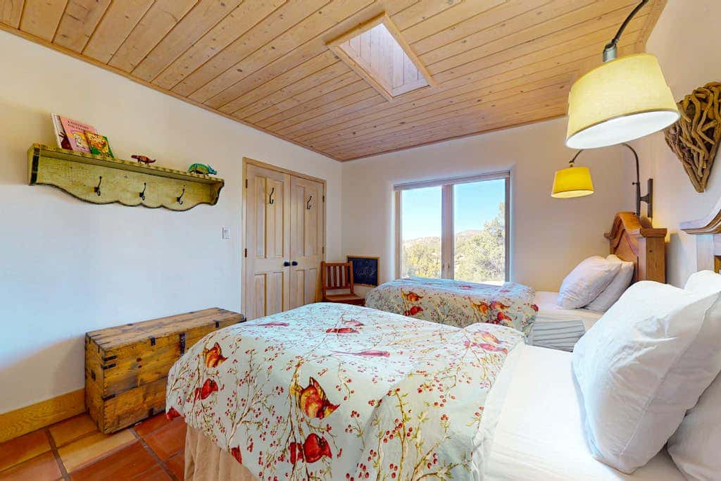 Pueblo de Canoncito - 11 Acres, Forest & Views
