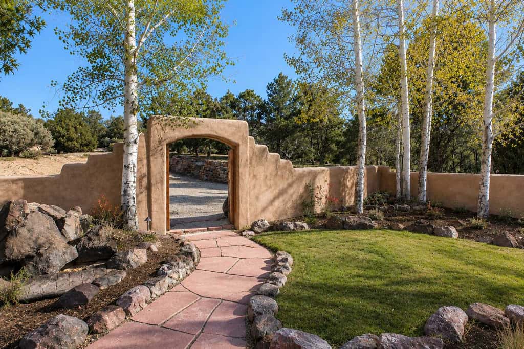 Pueblo de Canoncito - 11 Acres, Forest & Views