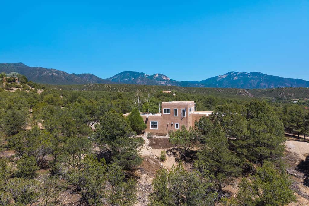 Pueblo de Canoncito - 11 Acres, Forest & Views