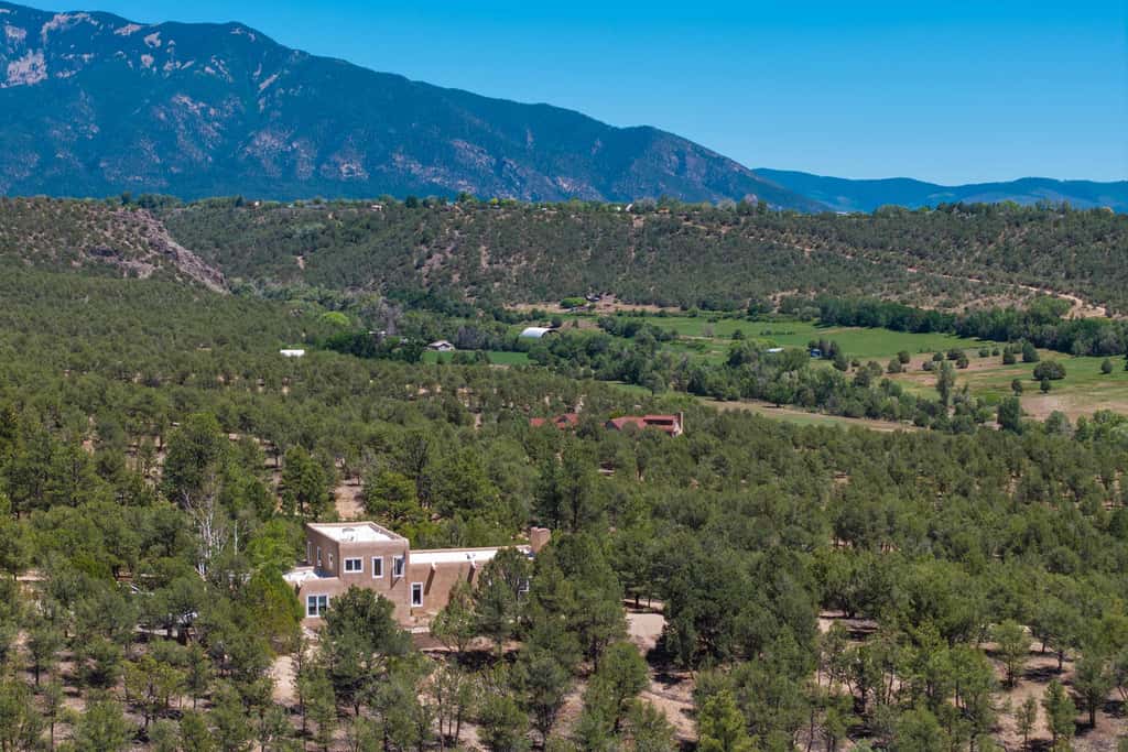 Pueblo de Canoncito - 11 Acres, Forest & Views