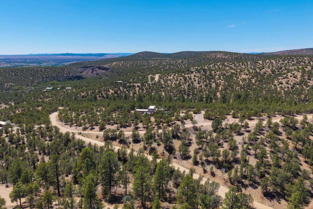Pueblo de Canoncito - 11 Acres, Forest & Views