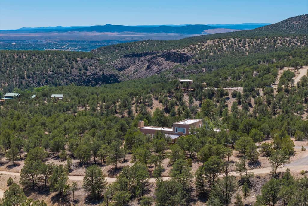 Pueblo de Canoncito - 11 Acres, Forest & Views