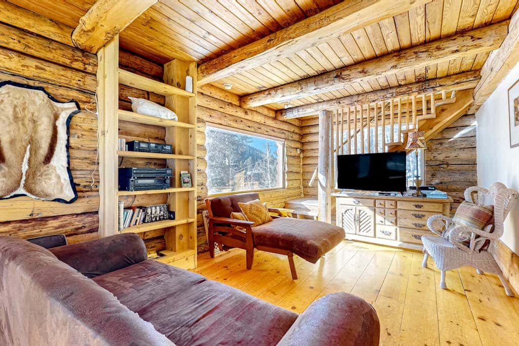 Ridgerunner Cabin - Ski Retreat with Hot Tub