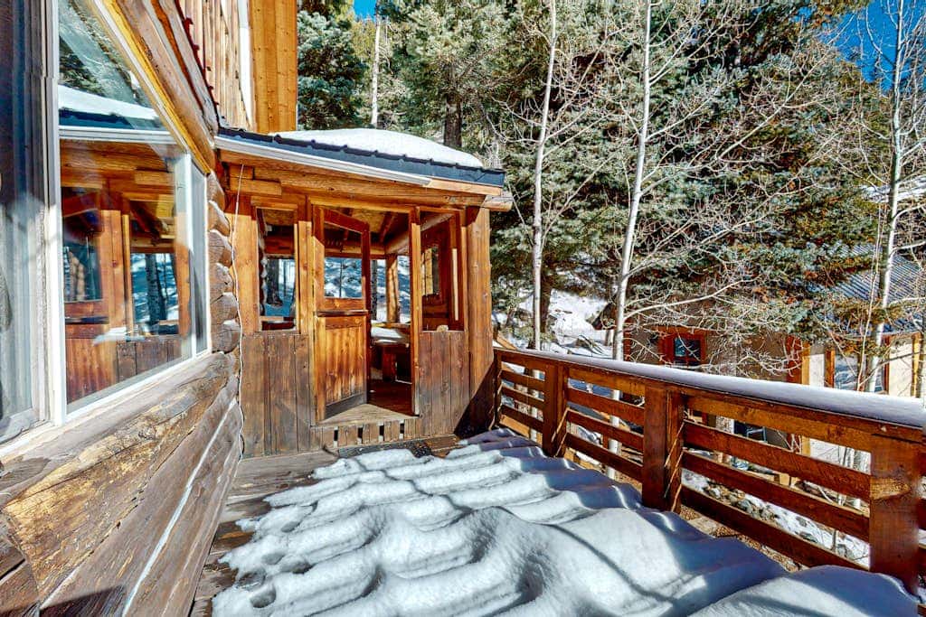 Ridgerunner Cabin - Ski Retreat with Hot Tub