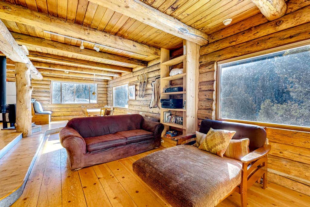 Ridgerunner Cabin - Ski Retreat with Hot Tub