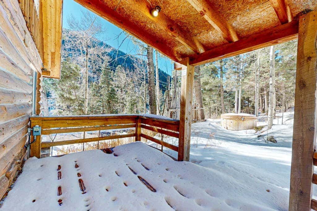 Ridgerunner Cabin - Ski Retreat with Hot Tub