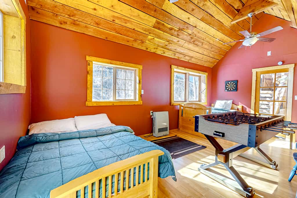 Ridgerunner Cabin - Ski Retreat with Hot Tub