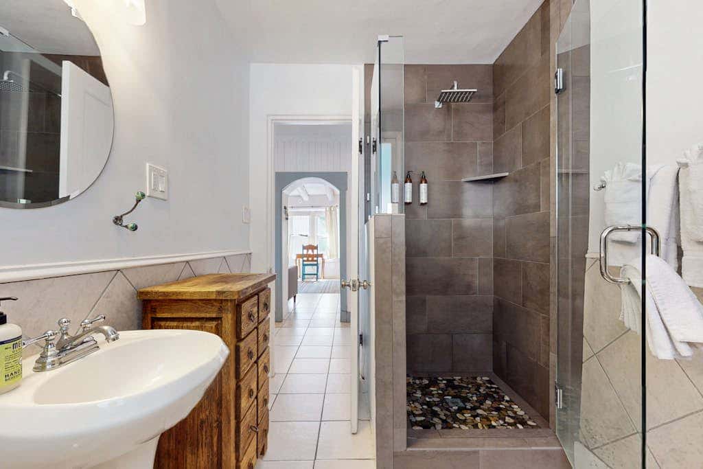Casita Tesoro - Walk to Plaza, AC, Pet Friendly