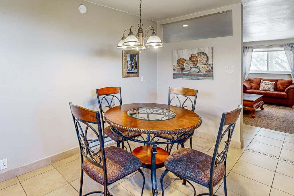 Old Santa Fe Manor- 3 Acre Escape, 10 min to Plaza