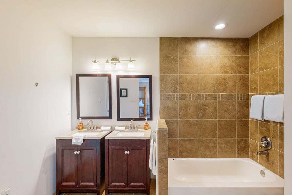 Old Santa Fe Manor- 3 Acre Escape, 10 min to Plaza
