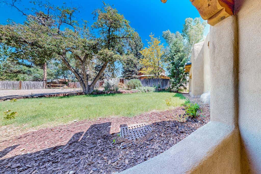 Casa del Suenos - Steps to Plaza - Patio & Garden