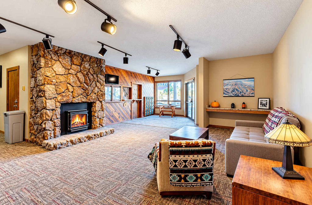 Gold Creek 206 - Walk to Lifts & Mountain Views