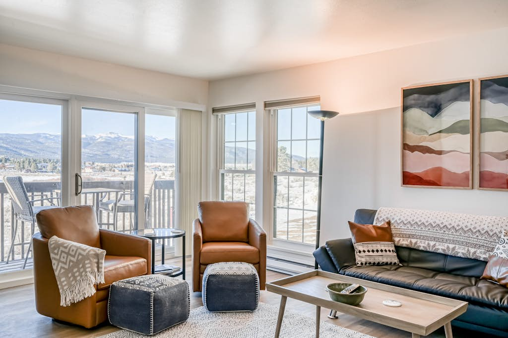 Mountain Meadows Views - Big Views, Shuttle to Ski