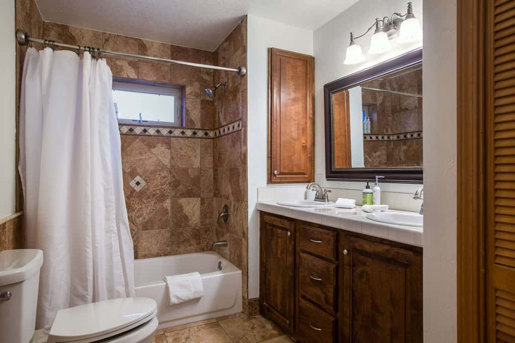 Sunrise Vista Villa - Mountain Views, Hot Tub