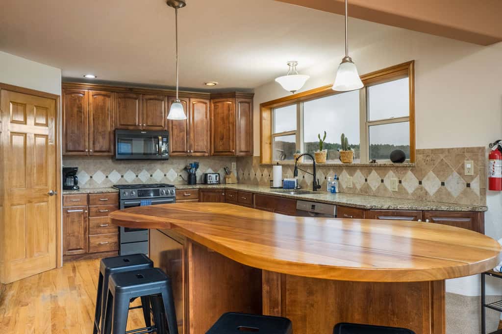 Sunrise Vista Villa - Mountain Views, Hot Tub