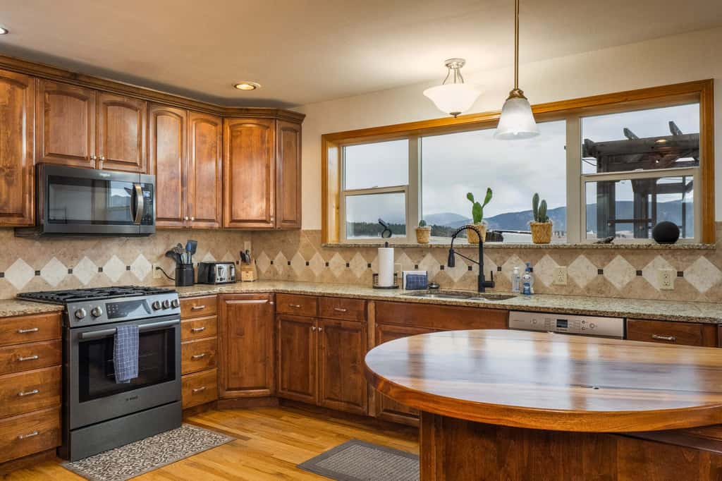 Sunrise Vista Villa - Mountain Views, Hot Tub