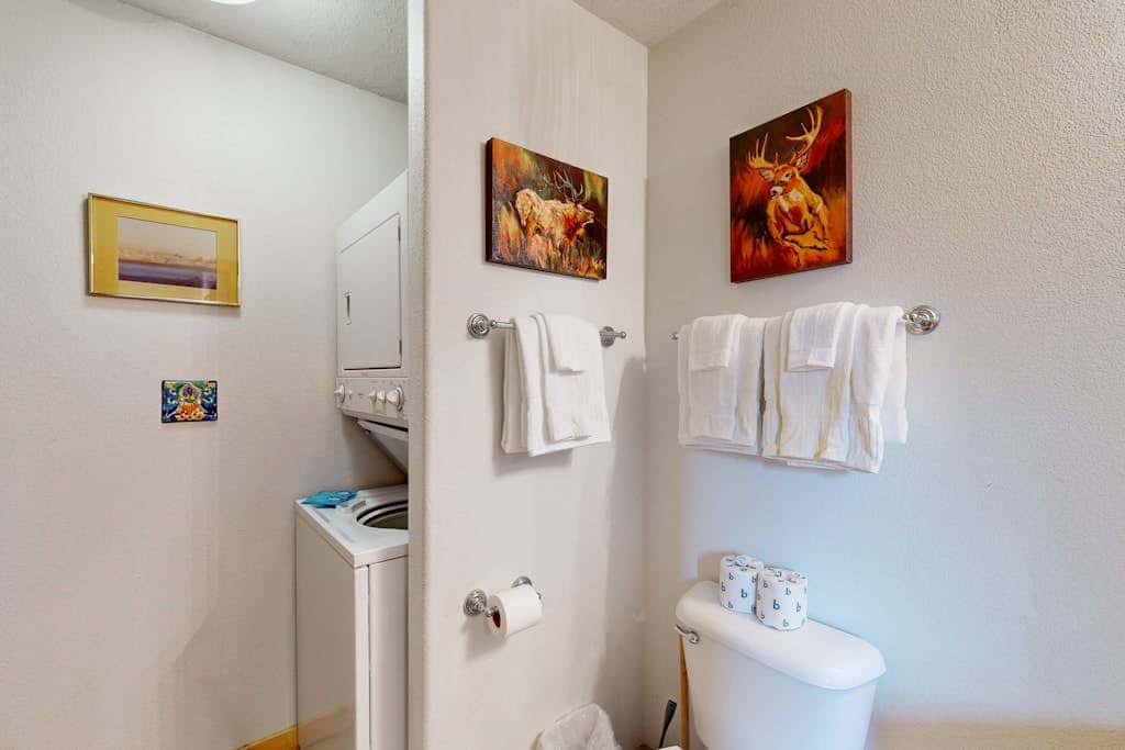 El Camino Real Retreat - Views, Hot Tub & Pets Ok