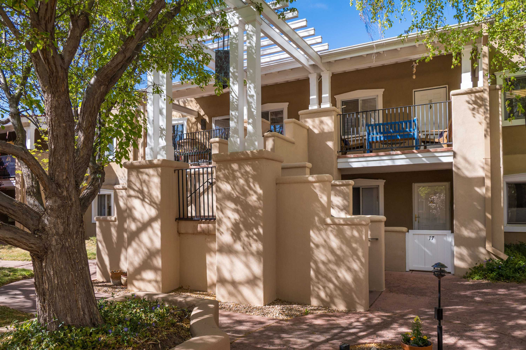 El Matador Unit 18 - Updated Condo & Walk to Plaza
