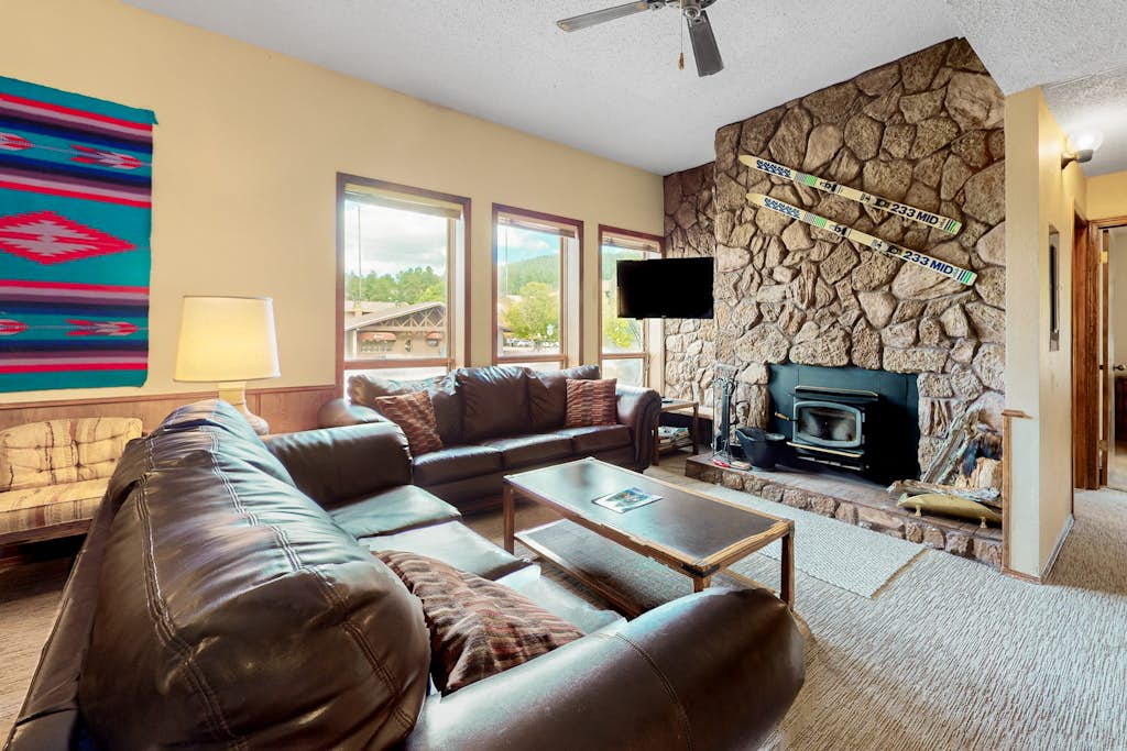 Gold Creek 208 - Walk to Lifts, Slope Views & Deck