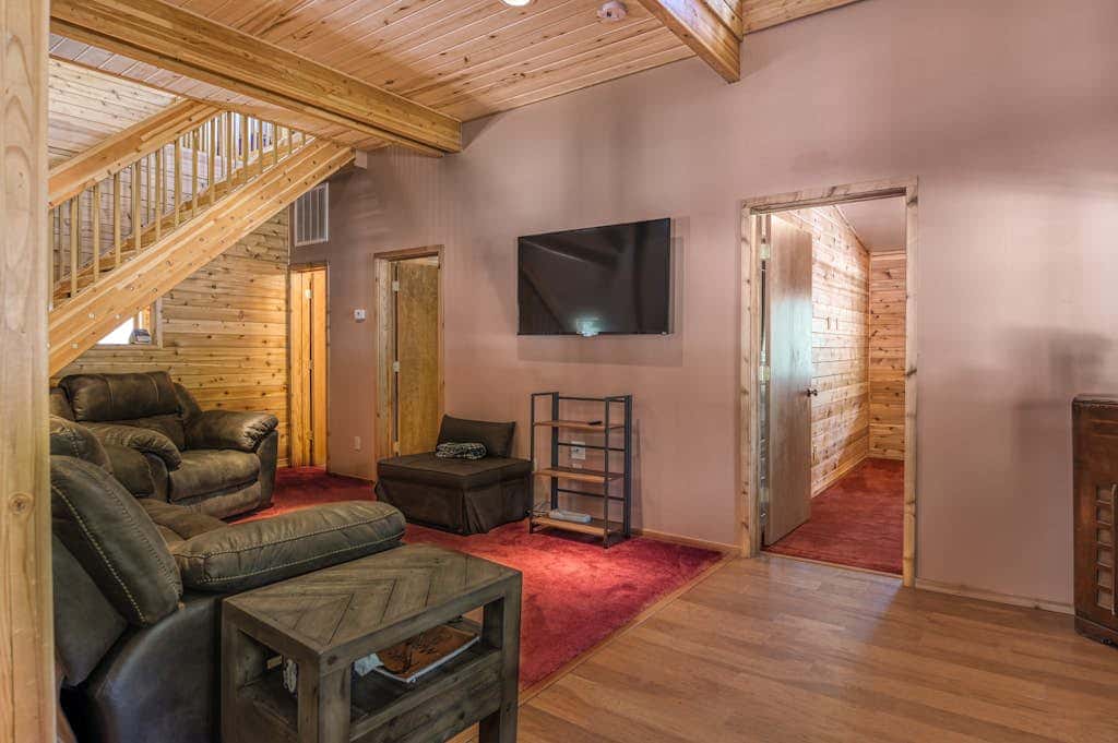 Wait for it Getaway - Hot Tub, Gameroom & Deck