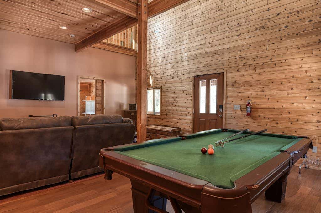 Wait for it Getaway - Hot Tub, Gameroom & Deck
