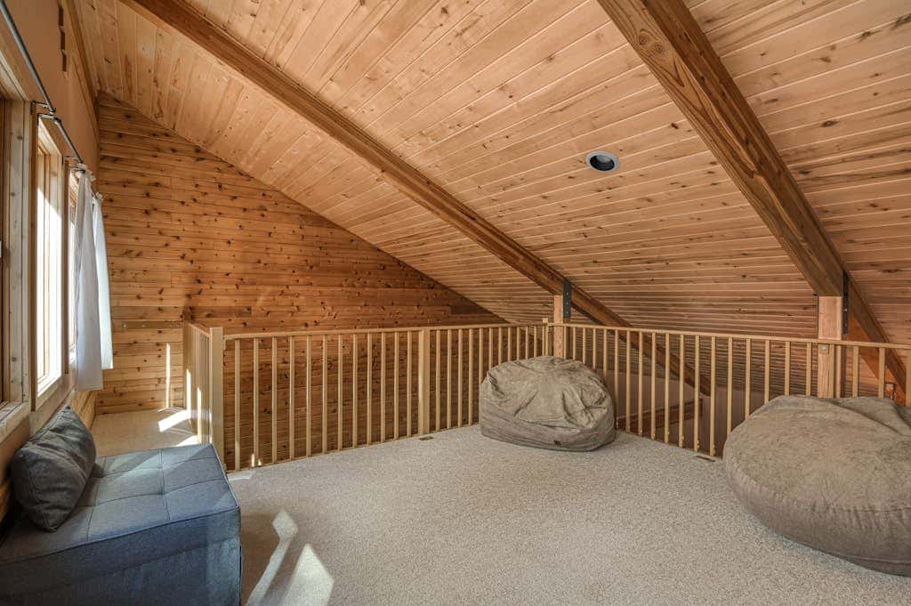 Wait for it Getaway - Hot Tub, Gameroom & Deck