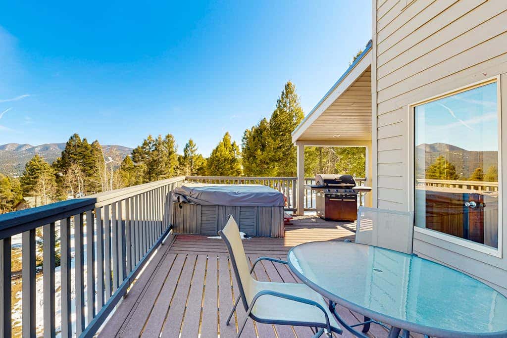 Southwest Heaven - Sweeping Views, Hot Tub & Deck