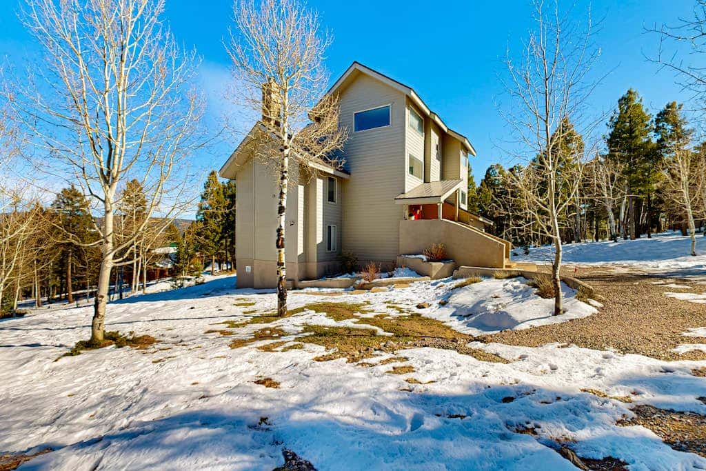Southwest Heaven - Sweeping Views, Hot Tub & Deck