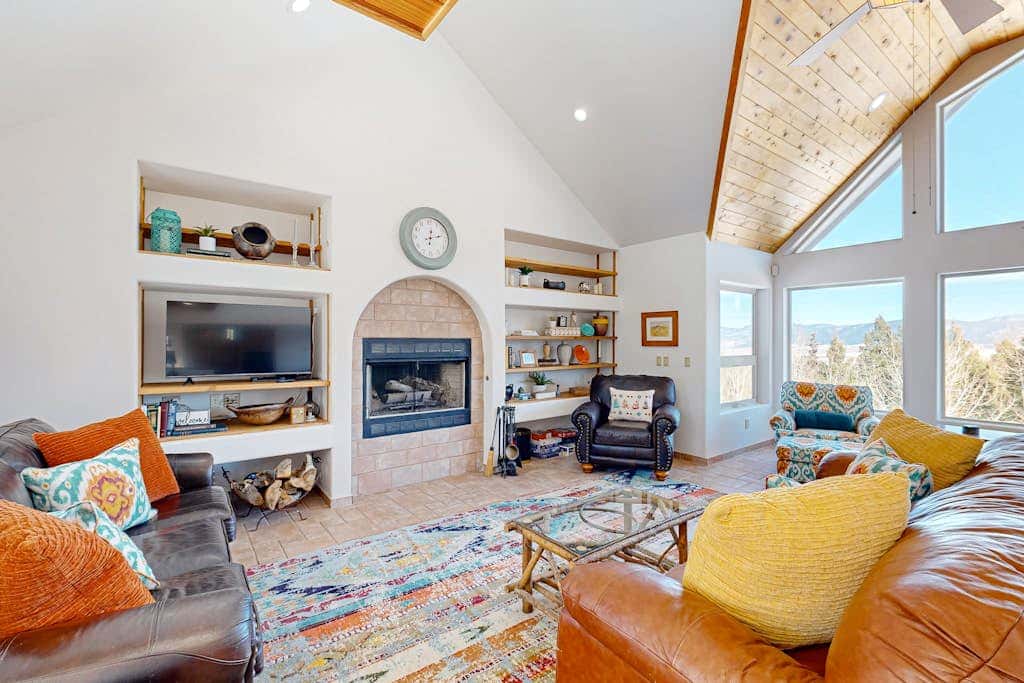 Southwest Heaven - Sweeping Views, Hot Tub & Deck