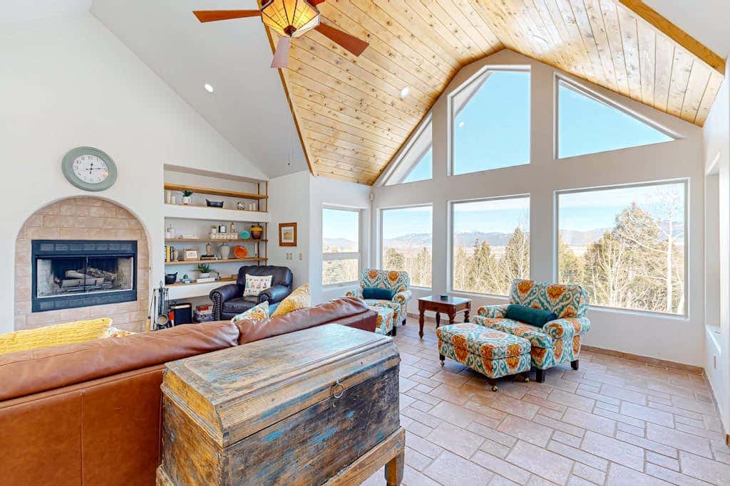 Southwest Heaven - Sweeping Views, Hot Tub & Deck