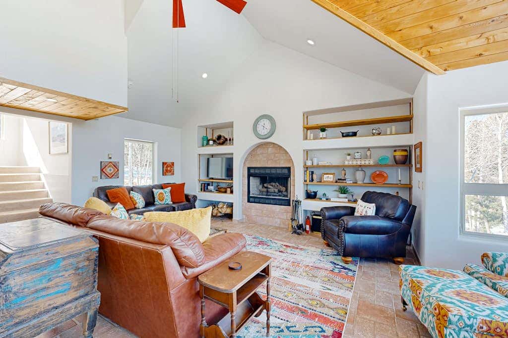 Southwest Heaven - Sweeping Views, Hot Tub & Deck