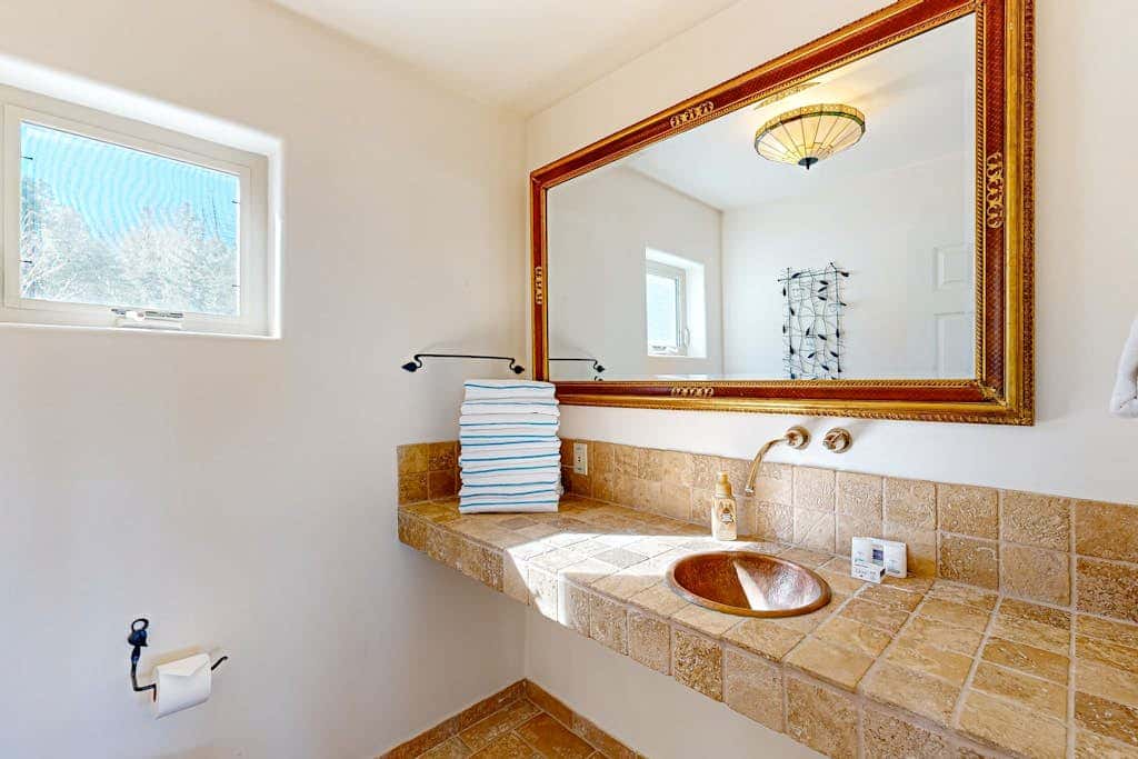 Southwest Heaven - Sweeping Views, Hot Tub & Deck