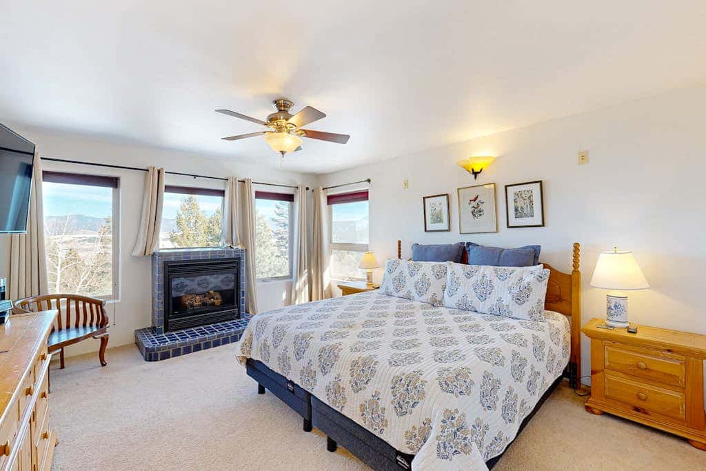 Southwest Heaven - Sweeping Views, Hot Tub & Deck