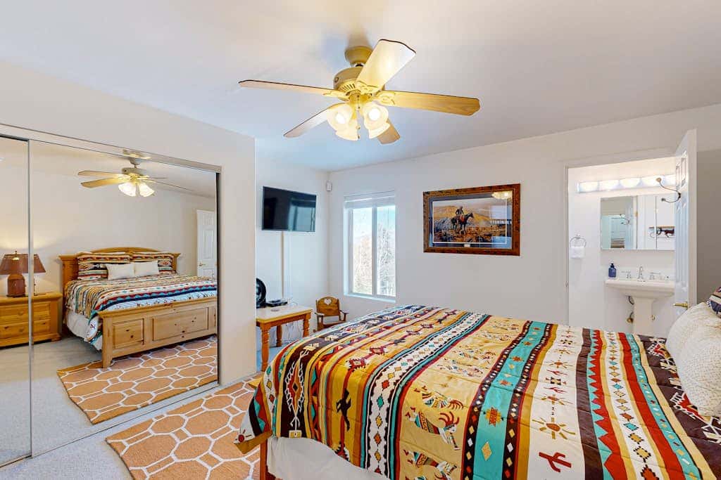 Southwest Heaven - Sweeping Views, Hot Tub & Deck