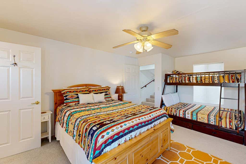Southwest Heaven - Sweeping Views, Hot Tub & Deck