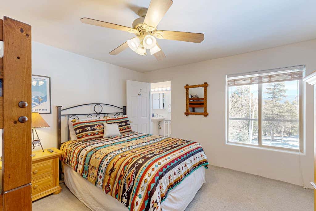 Southwest Heaven - Sweeping Views, Hot Tub & Deck