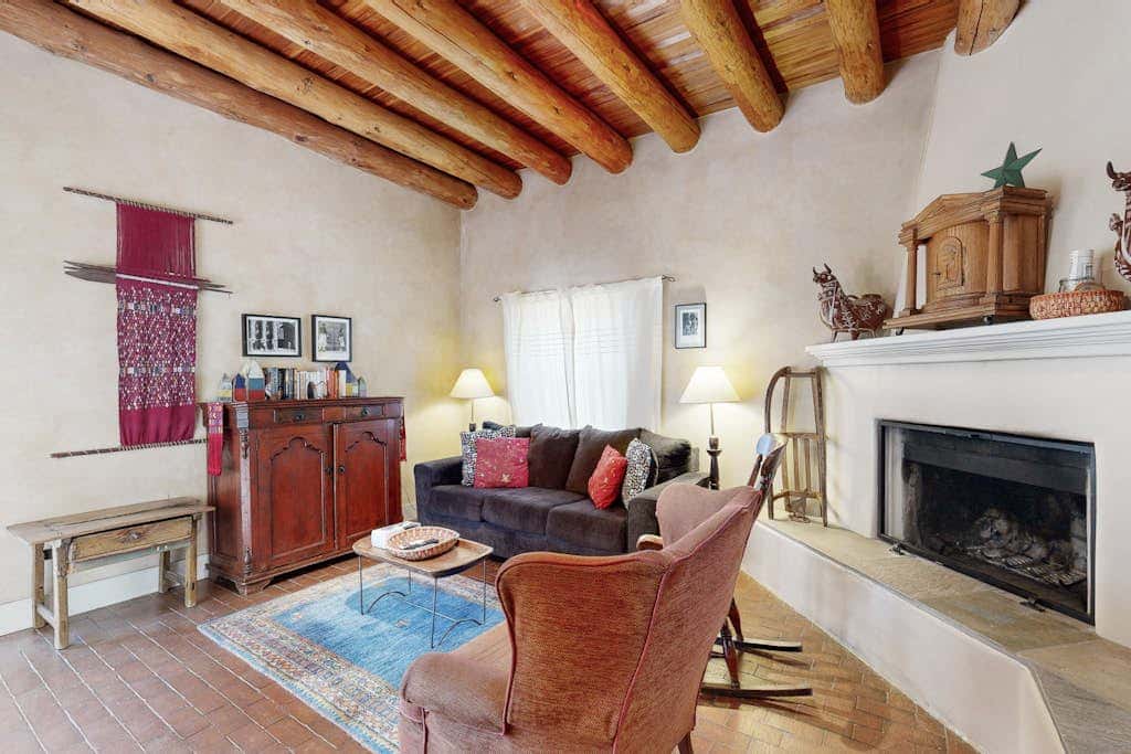 Casa Las Rosas - Historic Adobe Near Plaza