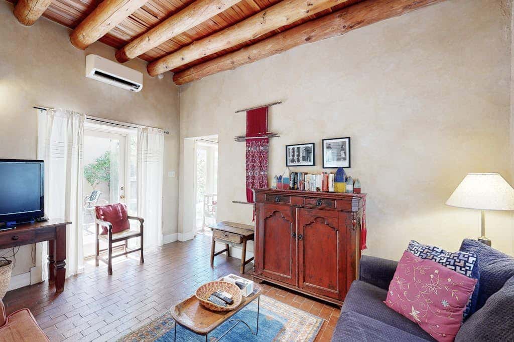 Casa Las Rosas - Historic Adobe Near Plaza