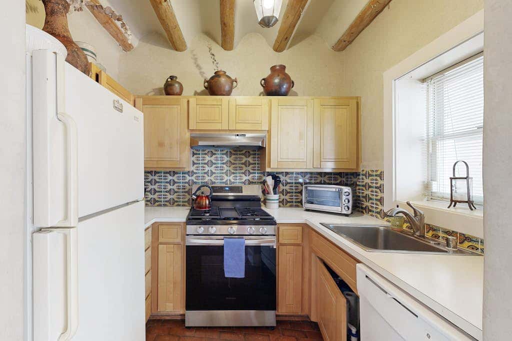 Casa Las Rosas - Historic Adobe Near Plaza