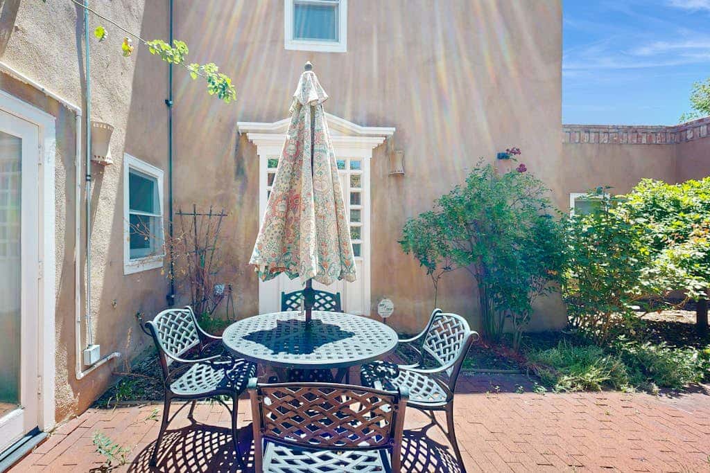 Casa Las Rosas - Historic Adobe Near Plaza