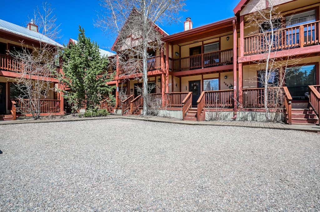 Creekside Serenade - Hot Tubs & Close to Town