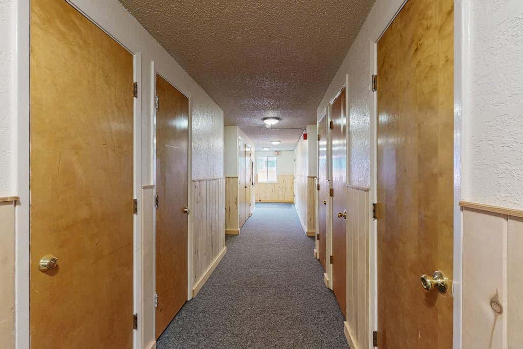 Lift West 215 - Walk to Lifts, Dining & Shopping