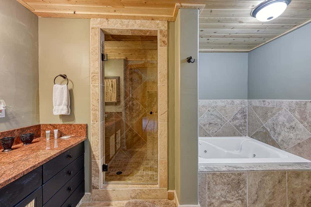 Casa Grande - 5 King Suites, Hot Tub, Arcade