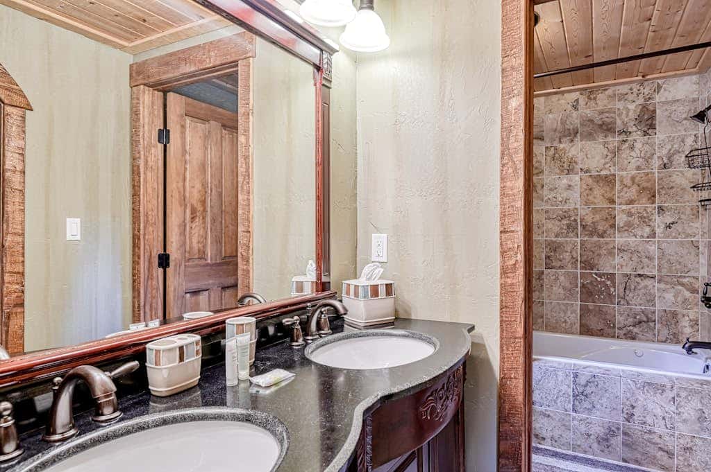 Casa Grande - 5 King Suites, Hot Tub, Arcade