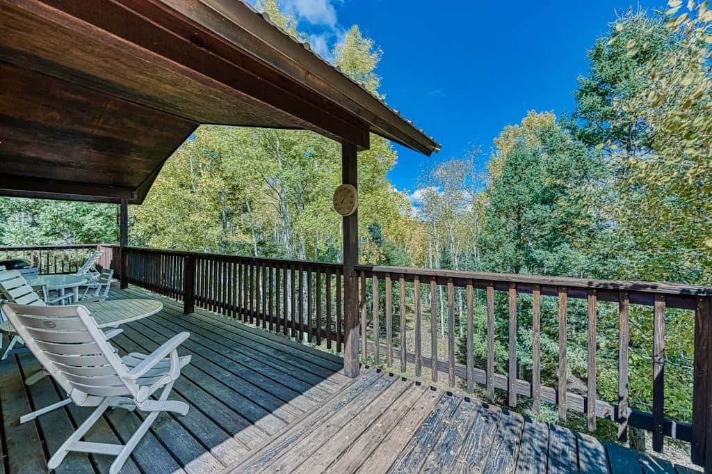 Trailhead Retreat - 3 Acres, Views, Hot Tub & Sauna
