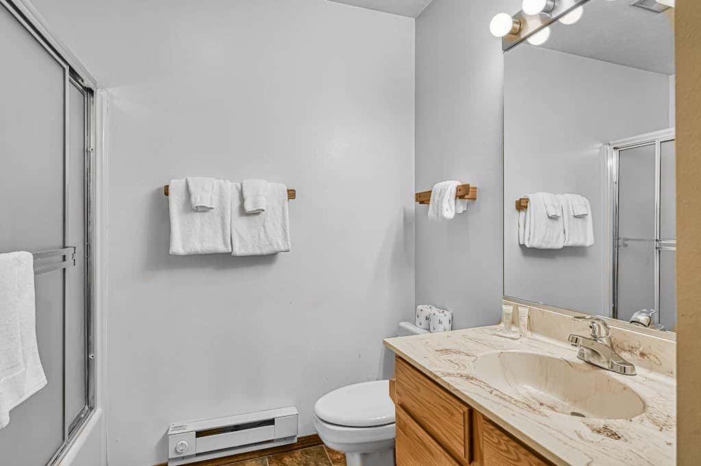 Trailhead Retreat - 3 Acres, Views, Hot Tub & Sauna